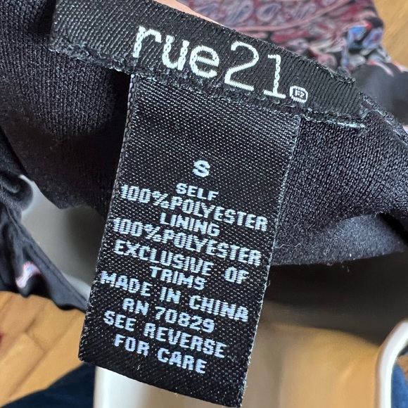 RUE21 Paisley Print Bell Sleeves Black Slip On Dress Junior Size Small - Picture 4 of 4